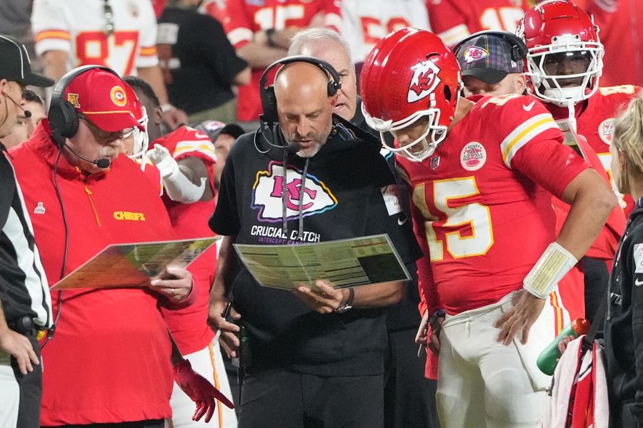 Reports: Chiefs clear $49.4M with Mahomes, Jones restructures 